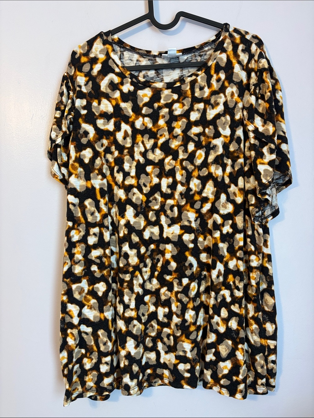 Lularoe Olive Tulip Sleeve Top Abstract Animal Print Size 2XL